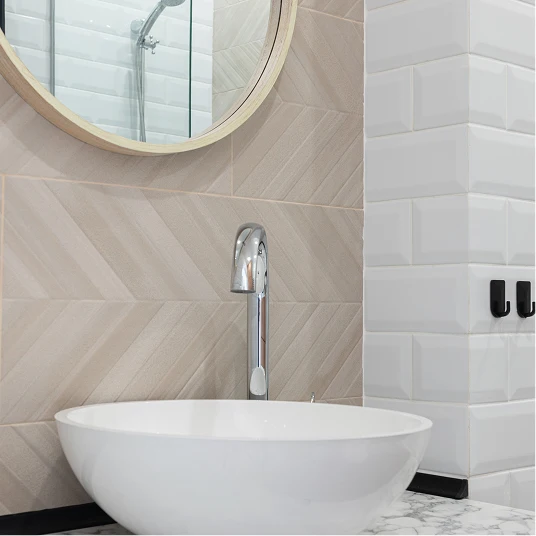reflective chrome tapware